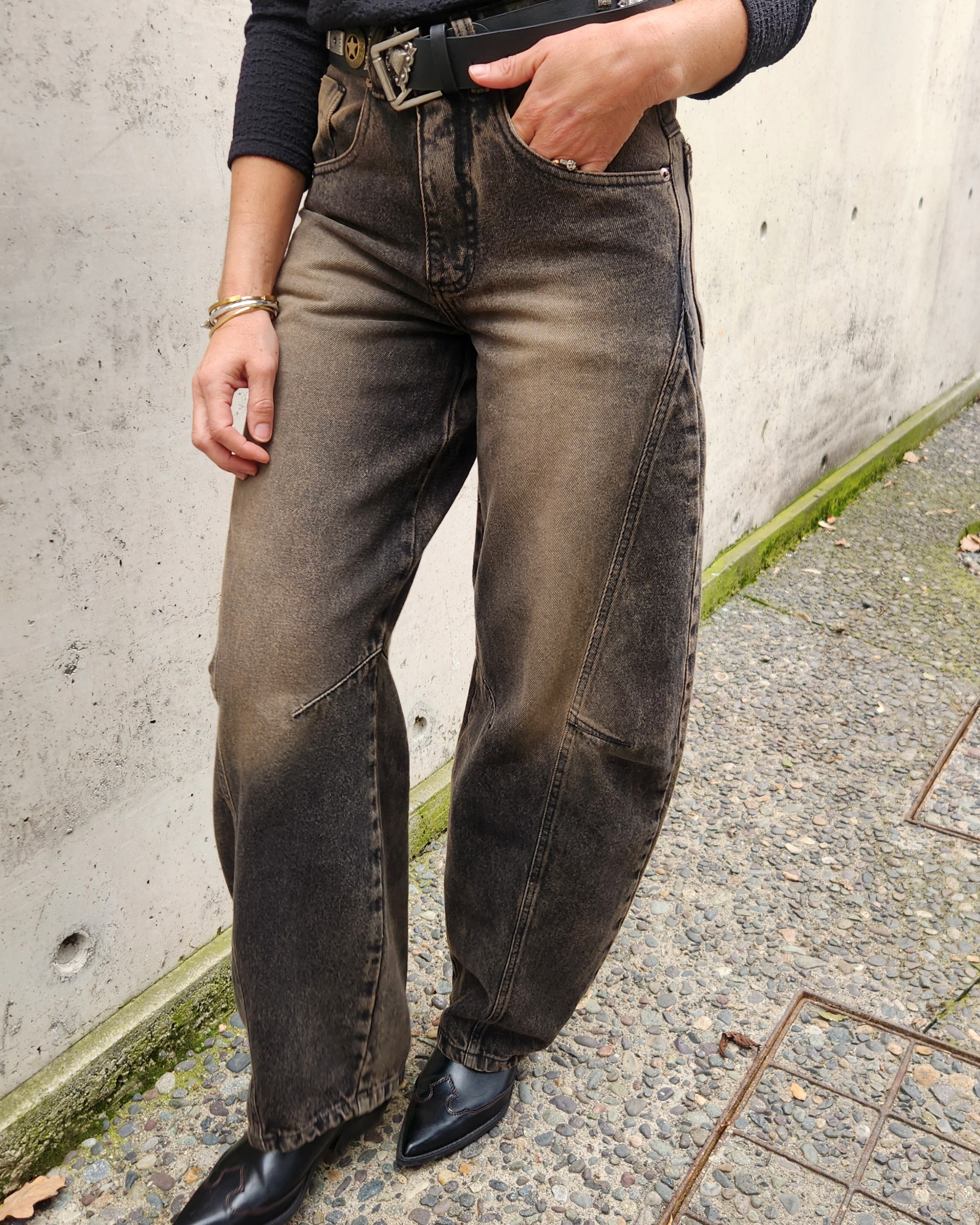 JEANS BALLOON CORTES CHOCOLATE